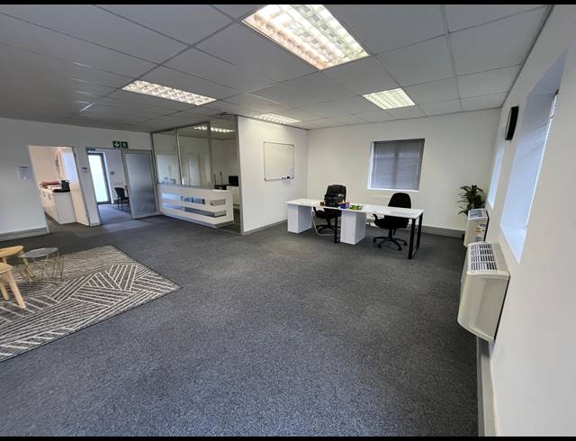 186M² OFFICE TO LET IN CENTURY CITY